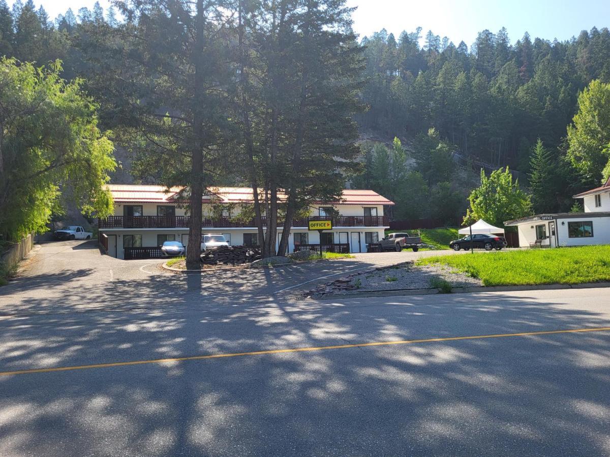 Alpen Motel Radium Hot Springs Dış mekan fotoğraf