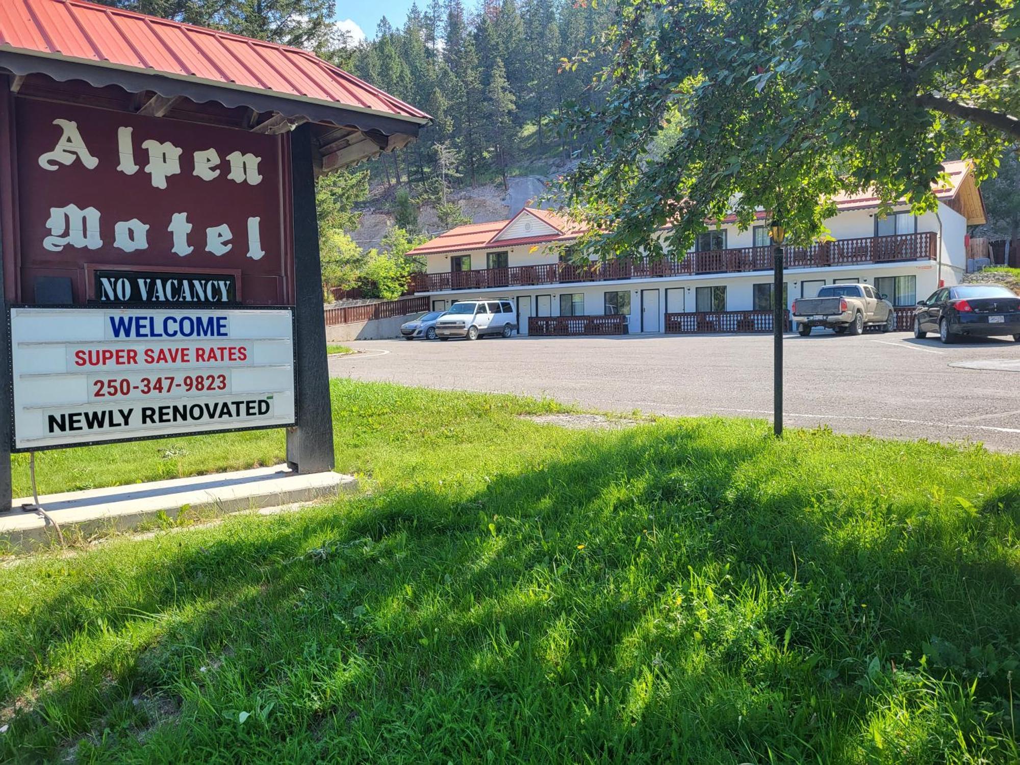 Alpen Motel Radium Hot Springs Dış mekan fotoğraf