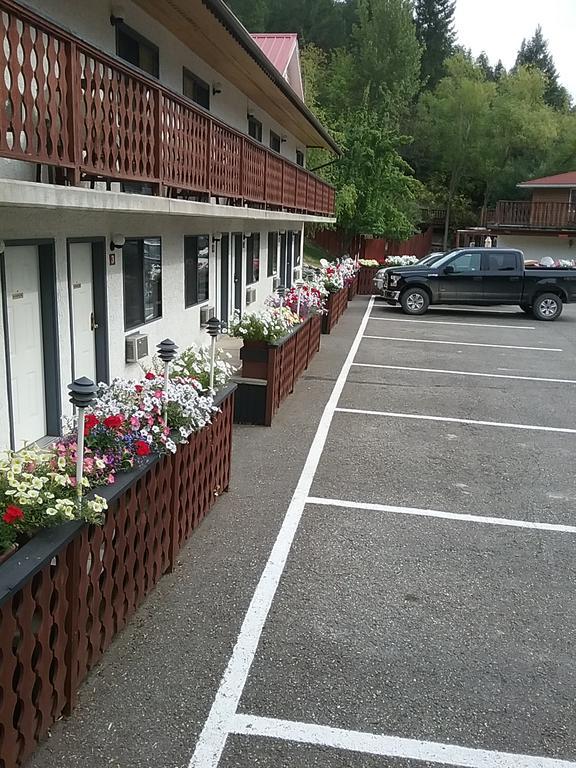 Alpen Motel Radium Hot Springs Dış mekan fotoğraf